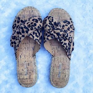 Nine West size 6m Cheetah Print slide on sandals